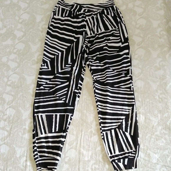 Ava Sky🌌 Pant Ronny in Geo📐 Size XS - Used - Picture 2 of 6